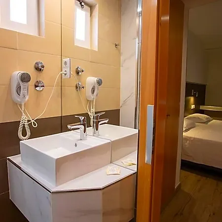 Bocage Hotel 2*